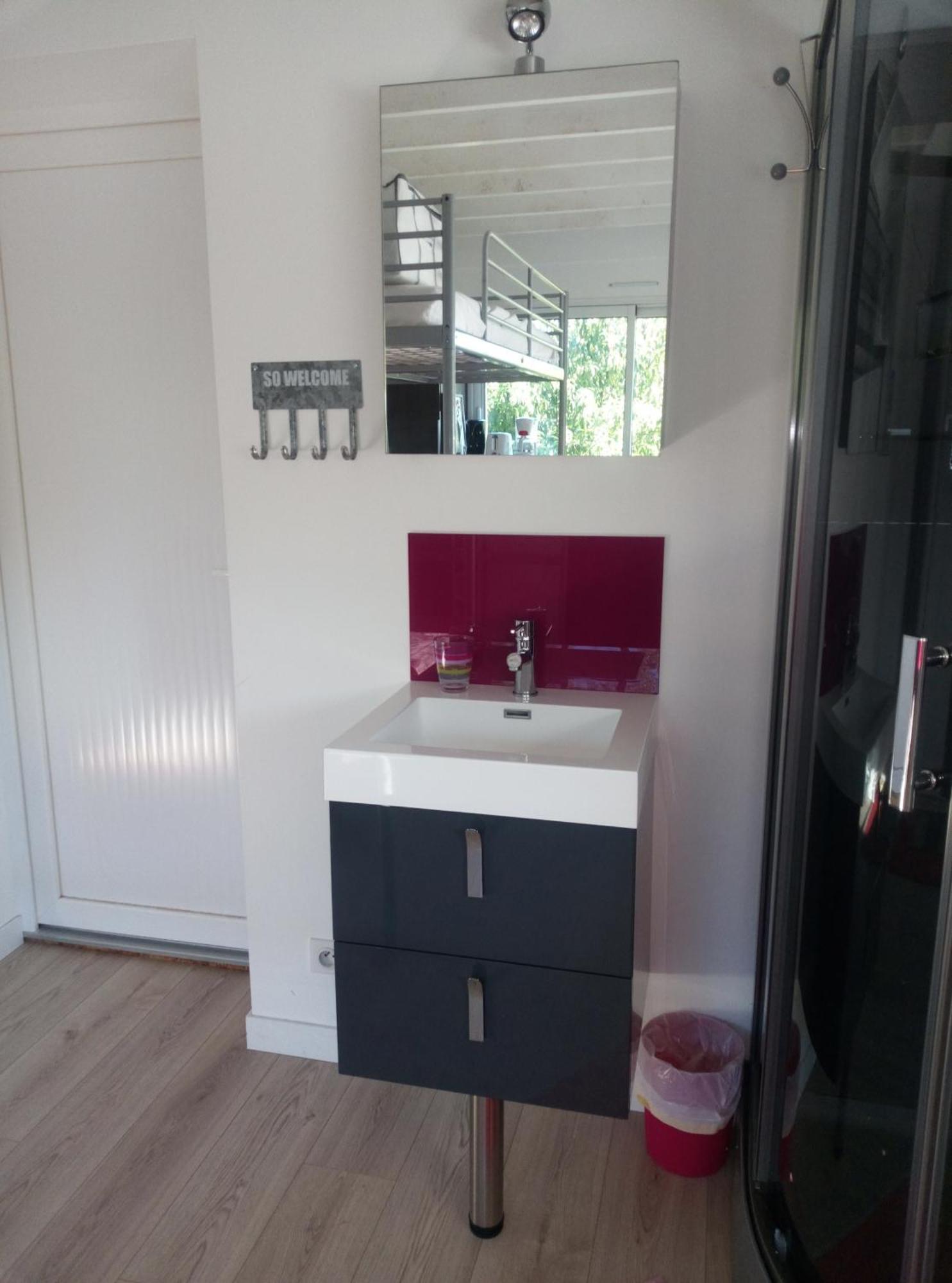 Studio Meuble 1 Piece Entierement Equipe Sans Cloisons Separatives Chavagnes-en-Paillers ภายนอก รูปภาพ